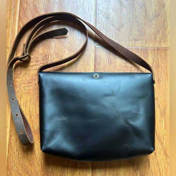 In Blue Black Leather Handmade Crossbody Bag - Picture 3 of 10